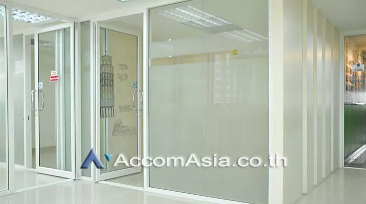 4  Office Space for rent and sale in Ratchadapisek ,Bangkok  at Amornphan 205 AA14490